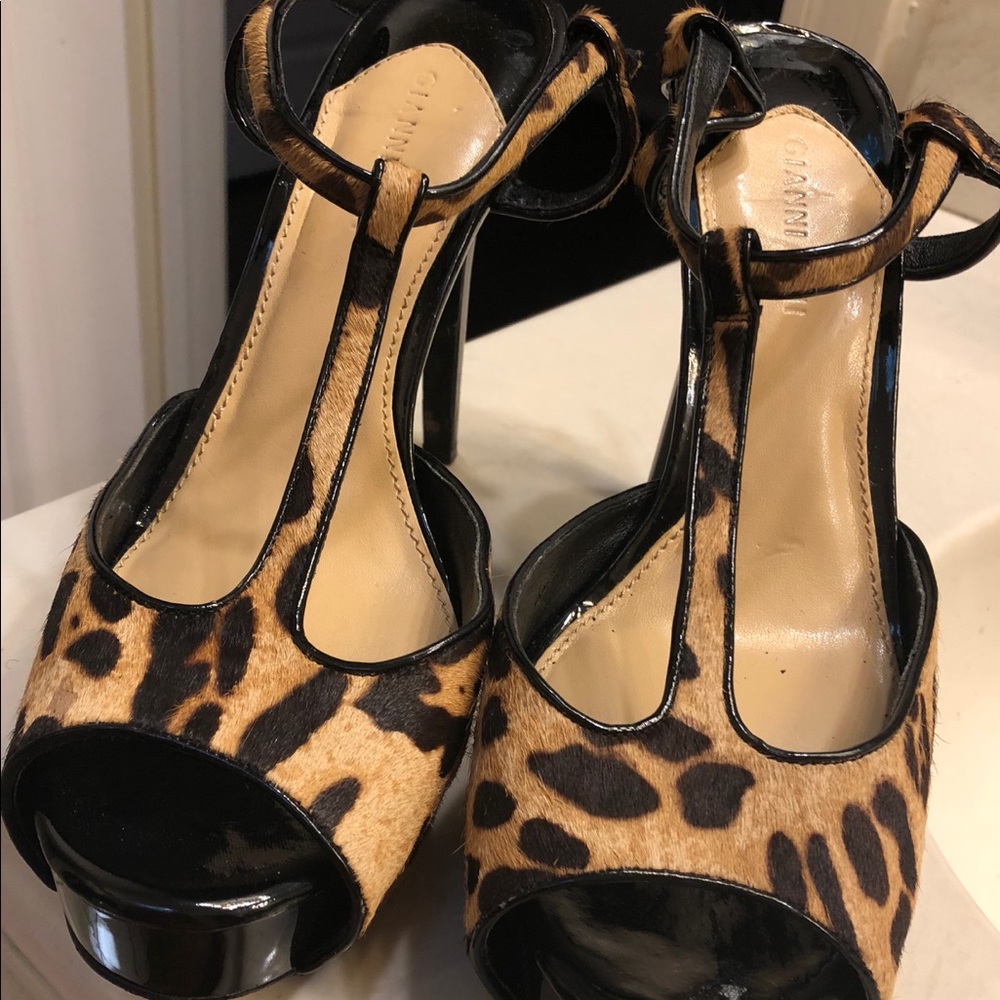 FINAL SALE WILL BE CLOSING MY CLOSET‼️ MAKE OFFER!